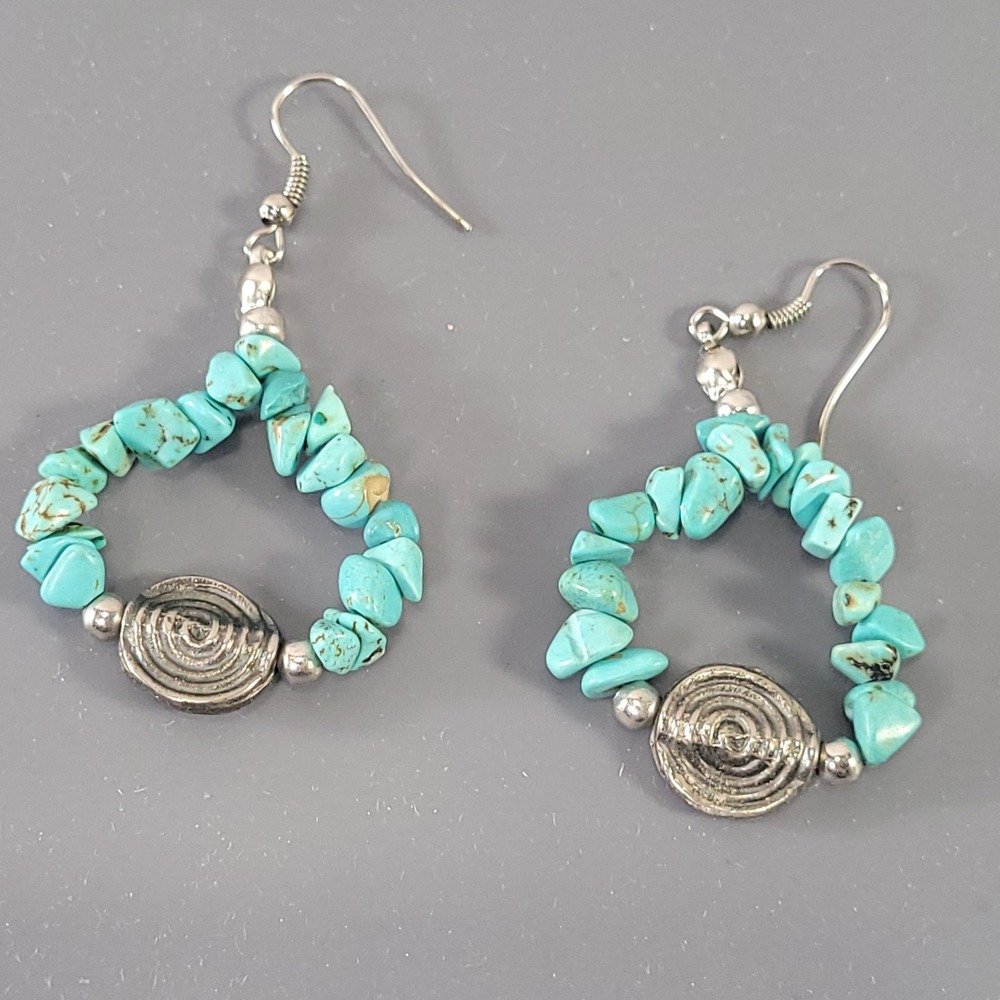 Turquoise‎ Chip Teardrop Hoop Earrings Silver Tone Spiral Bead Boho Southwestern - Picture 2 of 7